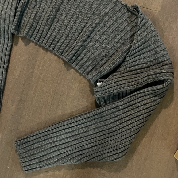 Sweater - Picture 2 of 3